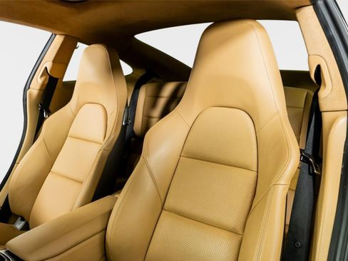 Used 2013 Porsche 911 Carrera 4S image 3