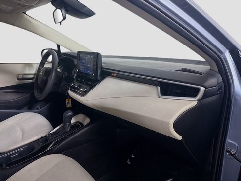 Used 2022 Toyota Corolla LE FWD image 29