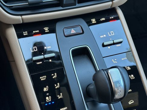 Certified 2026 Porsche Macan AWD/4WD image 24