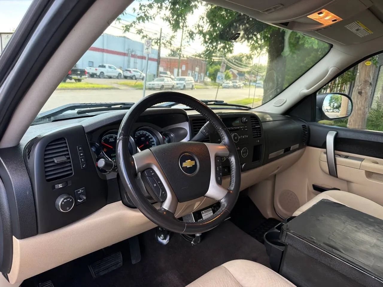 Used 2010 Chevrolet Silverado 1500 2WD Crew Cab Hybrid image 17