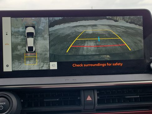 Used 2024 Toyota Prius Prime SE image 26