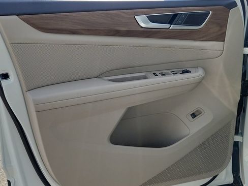 Certified 2026 Volkswagen Atlas SE FWD image 26