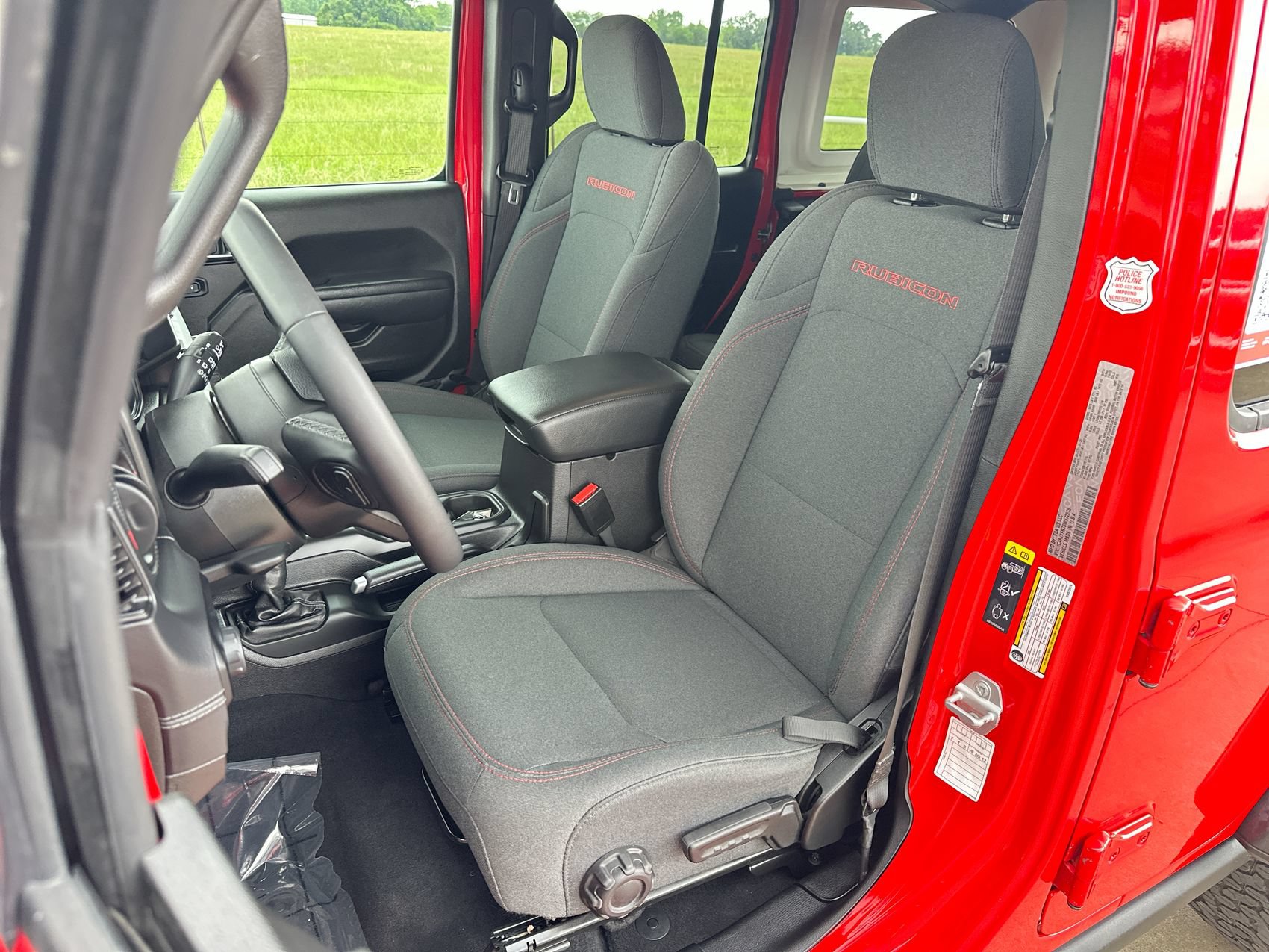 Used 2025 Jeep Wrangler Unlimited Rubicon AWD/4WD image 11