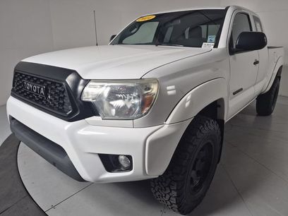Used 2014 Toyota Tacoma 4x4 Access Cab V6 w/ SR5 Package