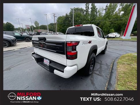 Used 2026 Nissan Frontier PRO-4X AWD/4WD image 5