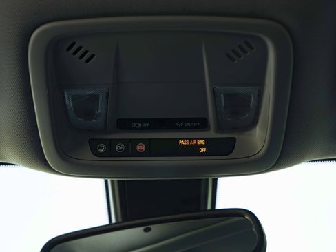 Used 2017 Chevrolet Malibu LT FWD image 33