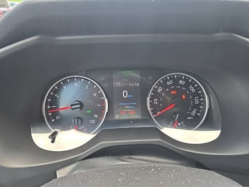 Used 2020 Toyota RAV4 LE FWD image 8
