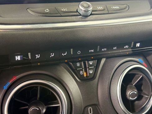 Used 2023 Chevrolet Blazer LT w/ LPO, Floor Liner Package FWD image 16