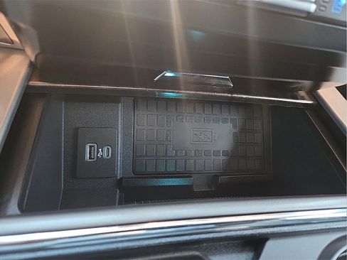 Used 2022 Ford F250 Lariat w/ Tremor Off-Road Package image 11