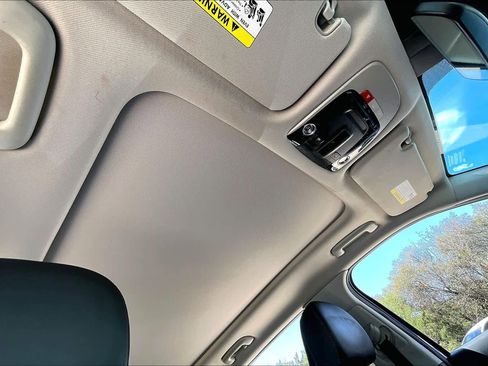 Used 2023 Kia Sorento EX w/ Panoramic Sunroof Package image 14