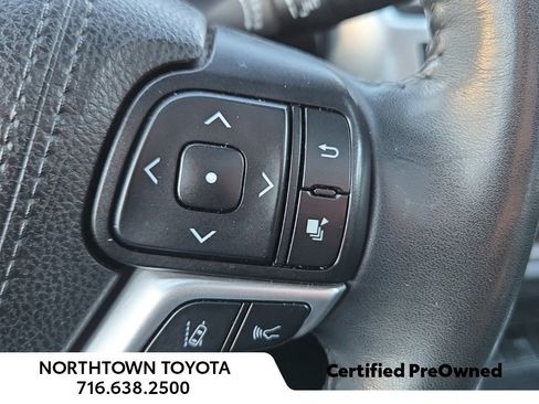 Used 2019 Toyota Highlander XLE image 23
