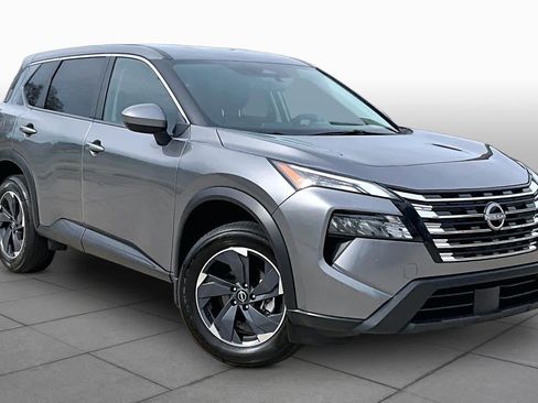 Used 2025 Nissan Rogue SV AWD/4WD image 3