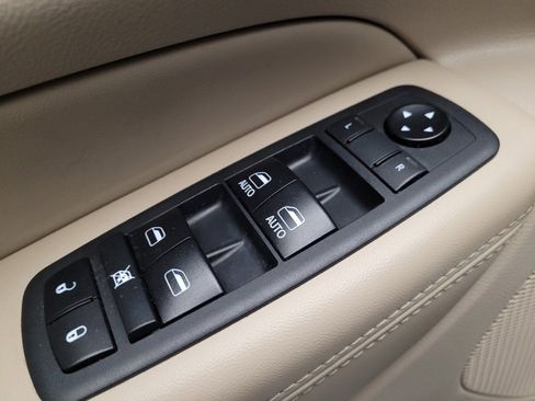 Used 2018 Jeep Grand Cherokee Limited w/ Trailer Tow Group IV image 27