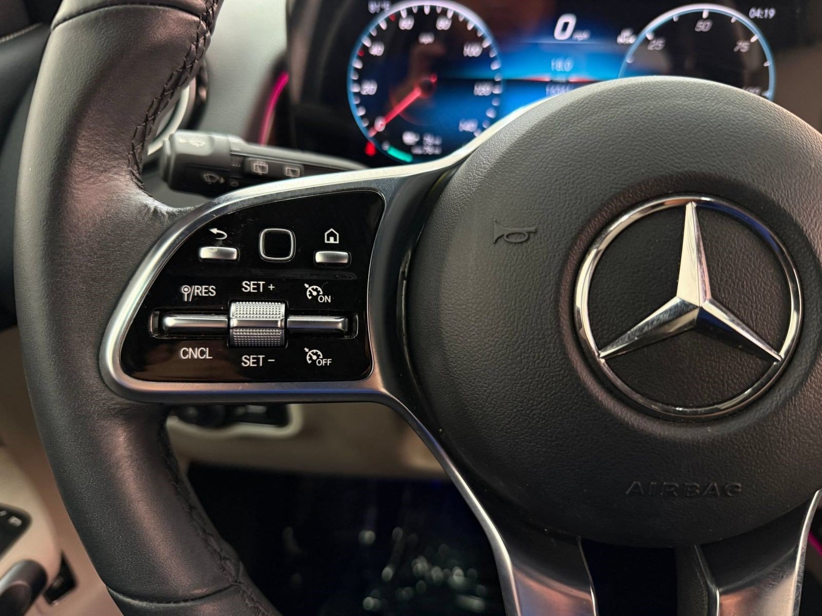 Used 2023 Mercedes-Benz EQB 300 4MATIC image 13