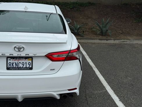 Used 2019 Toyota Camry SE w/ Carpet Mat Package FWD image 16
