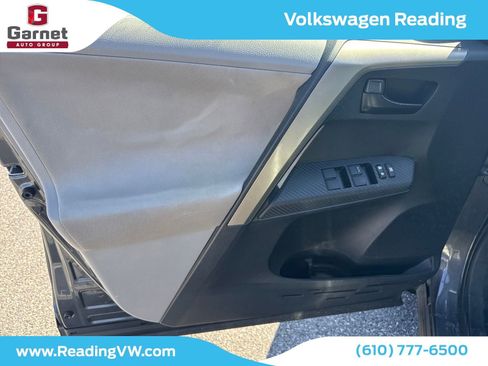 Used 2013 Toyota RAV4 LE image 13