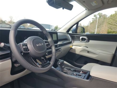 New 2025 Kia Sorento S image 14