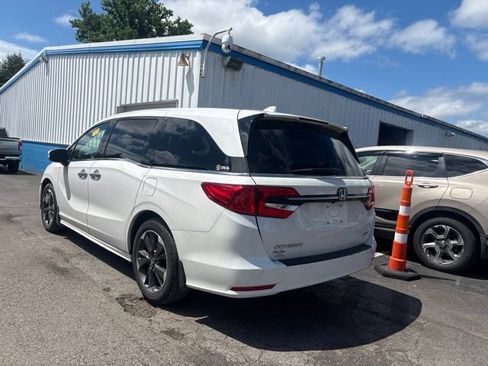 Used 2023 Honda Odyssey Elite image 3