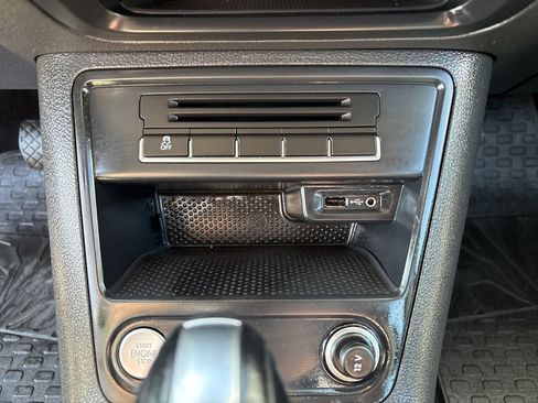 Used 2017 Volkswagen Tiguan S image 22