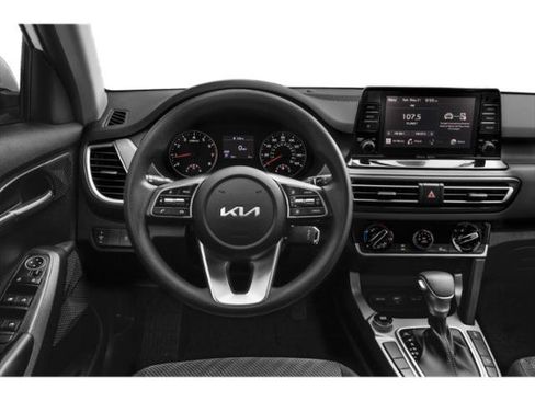 Used 2023 Kia Seltos LX AWD/4WD image 11