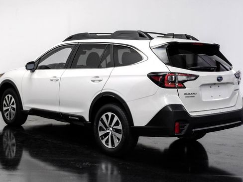 Used 2020 Subaru Outback Premium image 11