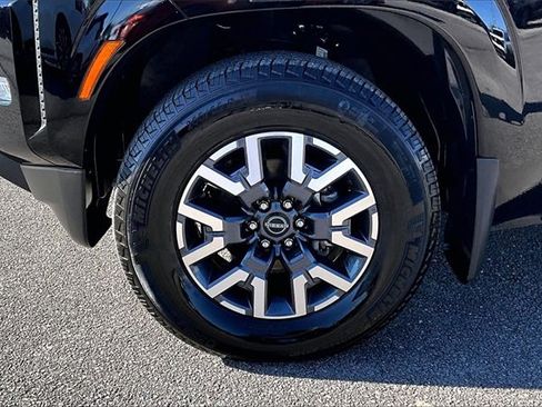 Certified 2024 Nissan Frontier SL image 30