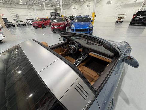 Used 2017 Porsche 911 Targa 4S AWD/4WD image 13