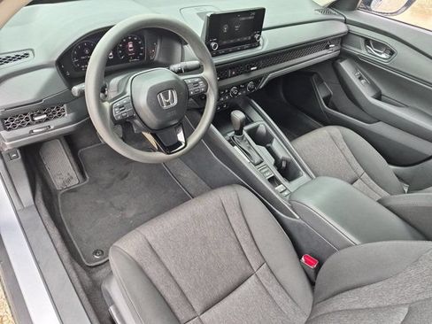 Used 2025 Honda Accord SE image 15