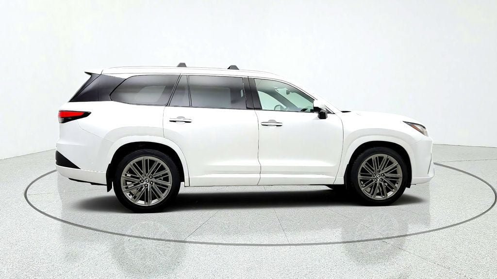 Used 2025 Lexus TX 350 AWD w/ Technology Package image 4