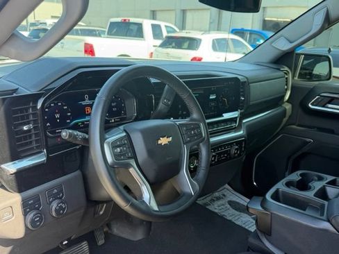 Used 2023 Chevrolet Silverado 1500 LT AWD/4WD image 16