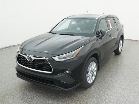 New 2026 Toyota Highlander Limited image 5