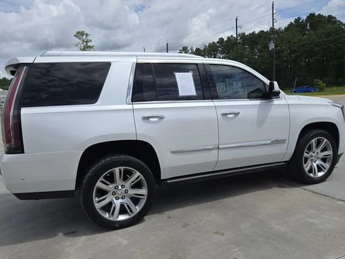 Used 2017 Cadillac Escalade Premium Luxury image 18