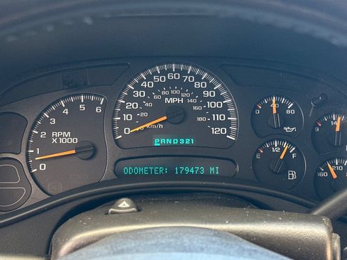 Used 2005 Chevrolet Tahoe LT w/ LT Preferred Equipment Group AWD/4WD image 25