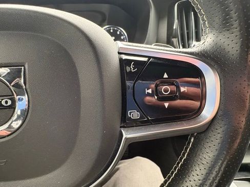 Used 2019 Volvo XC60 T5 R-Design w/ Protection Package AWD/4WD image 17