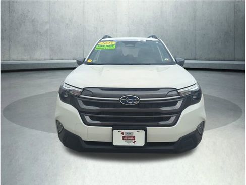 Certified 2025 Subaru Forester Premium AWD/4WD image 10