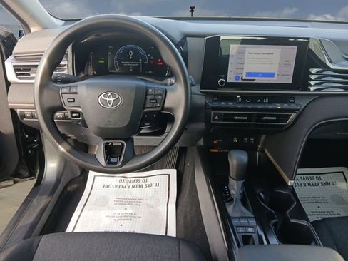 Used 2025 Toyota Camry LE FWD image 10