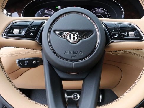 New 2025 Bentley Bentayga Extended Wheelbase image 23