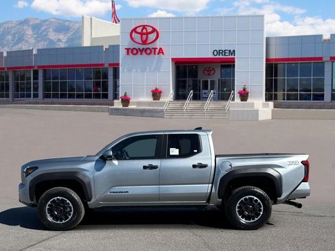 New 2026 Toyota Tacoma TRD Off-Road w/ TRD Off Road Upgrade Package AWD/4WD image 5
