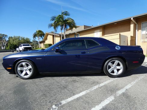 Used 2014 Dodge Challenger R/T image 13