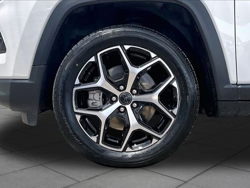 Used 2025 Jeep Compass Limited AWD/4WD image 11