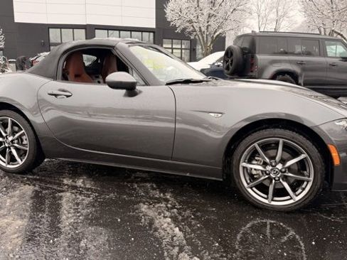 Used 2023 MAZDA MX-5 Miata Grand Touring image 2
