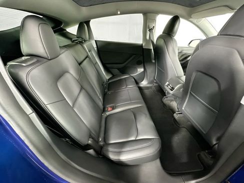 Used 2022 Tesla Model Y Long Range AWD/4WD image 24