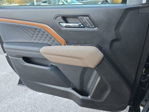 New 2026 GMC Canyon Denali w/ LPO, Denali Black Edition image 28