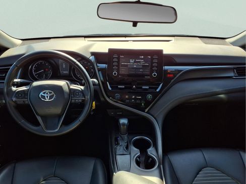 Used 2021 Toyota Camry SE image 13