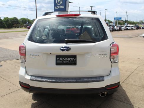 Used 2017 Subaru Forester 2.5i w/ Alloy Wheel Package AWD/4WD image 6