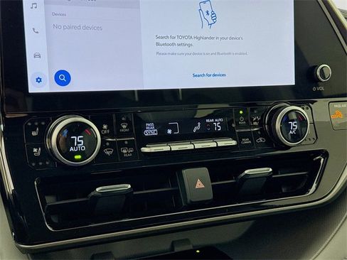 Used 2023 Toyota Highlander Limited image 27