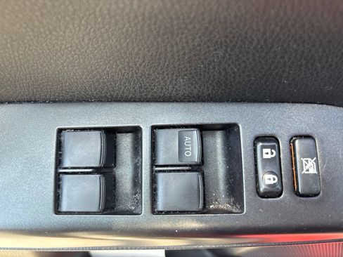 Used 2017 Toyota RAV4 XLE w/ All Weather Liner Package AWD/4WD image 17