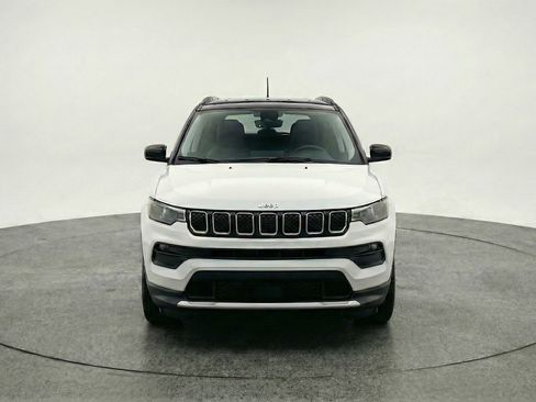 Used 2025 Jeep Compass Limited AWD/4WD image 2