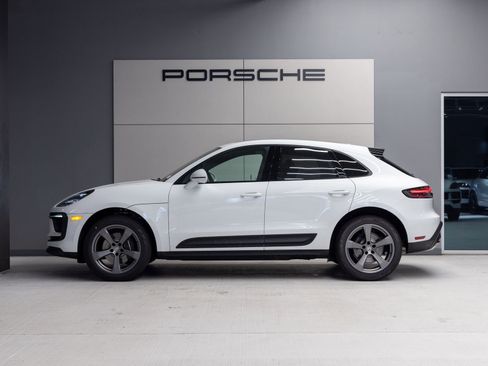 Used 2026 Porsche Macan AWD/4WD image 2