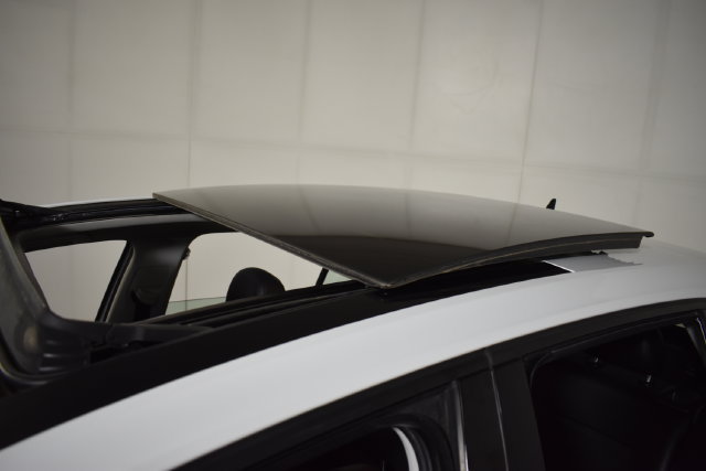 Used 2020 Volkswagen Golf 4-Door FWD image 38